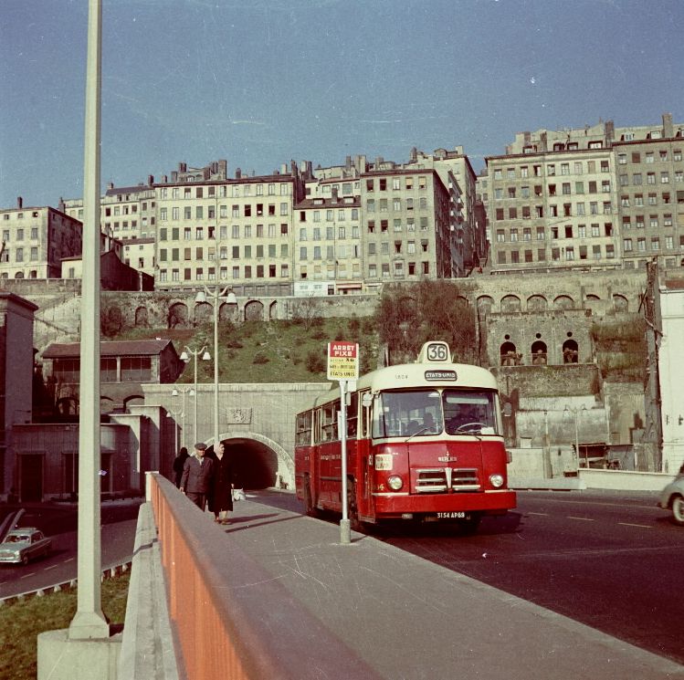 Tunnel sous la Croix-Rousse : photo. couleur (v. 1960-1970, cote 38PH/53/13)