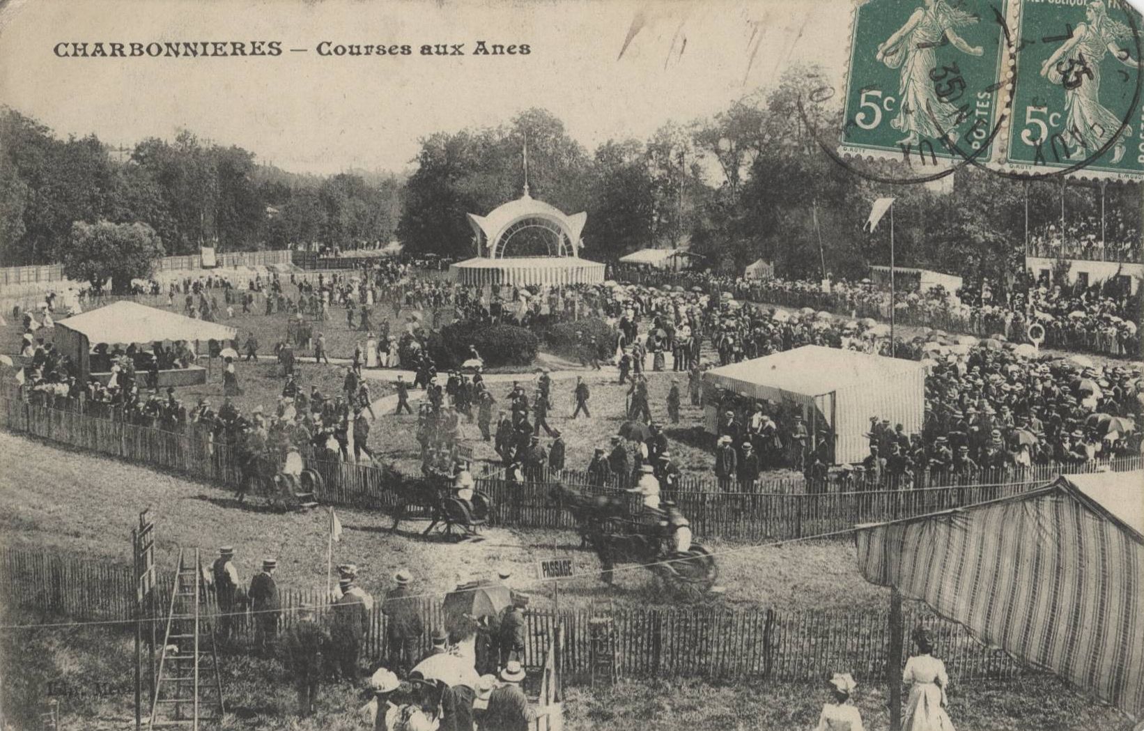 Charbonnières - Courses aux ânes : carte postale NB (vers 1910, cote 4FI_3775)