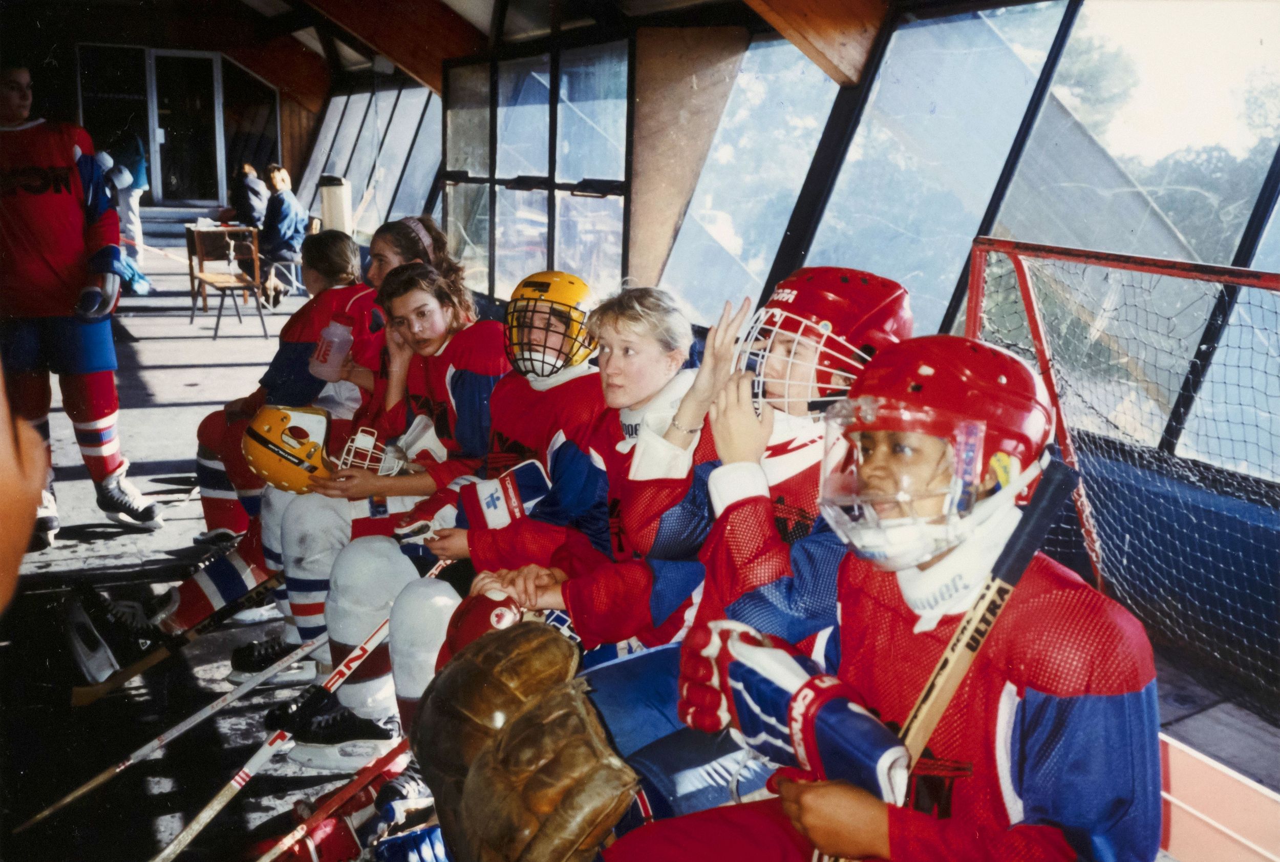 Equipe féminine de hockey sur glace de Lyon : photographie couleur (1990-1991, cote 1518WP/1948)