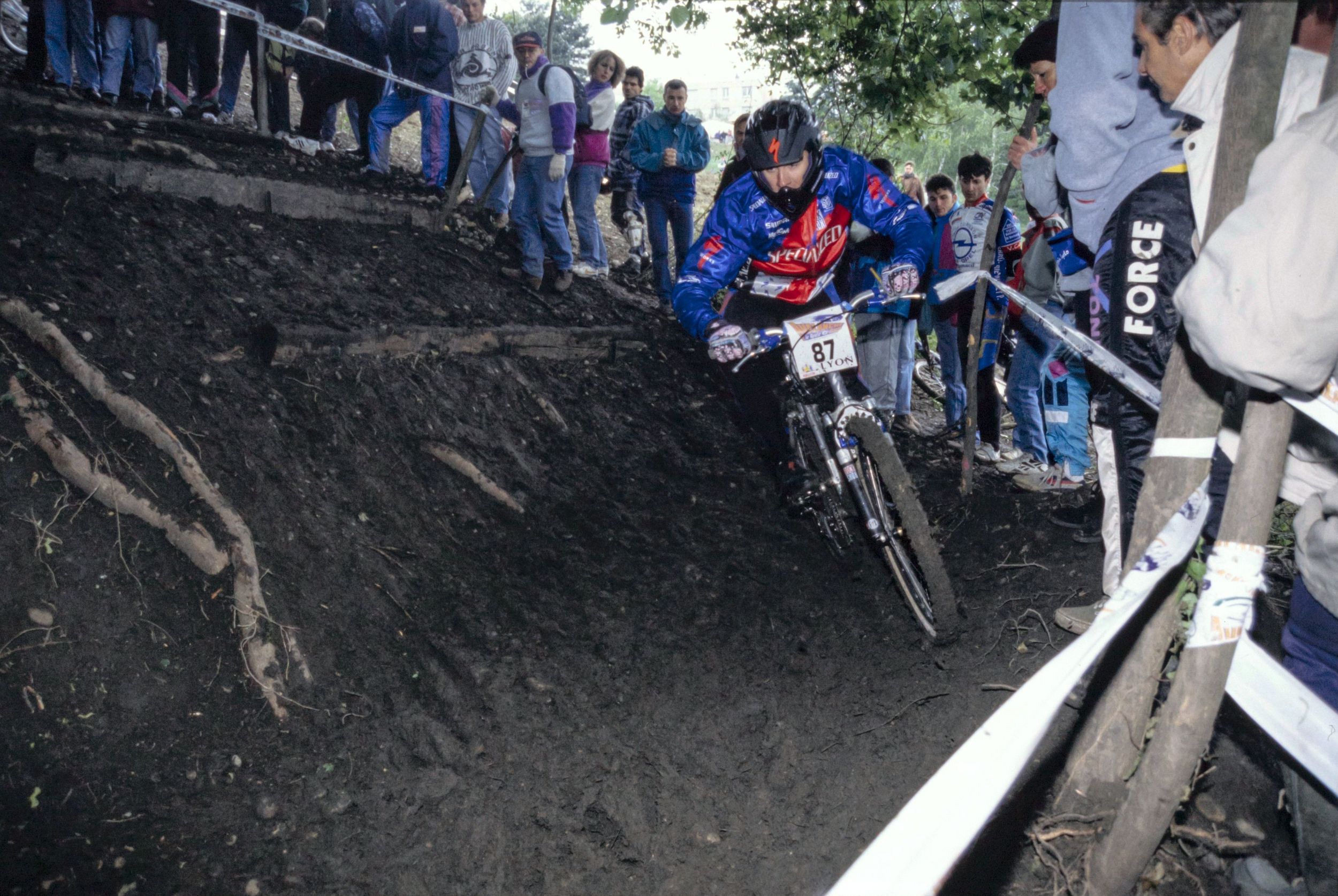 "Avalanche Cup" : compétition de Vélo tout terrain organisée le 14 mai 1995 : photographie couleur (1995, cote 1518WP/2022)