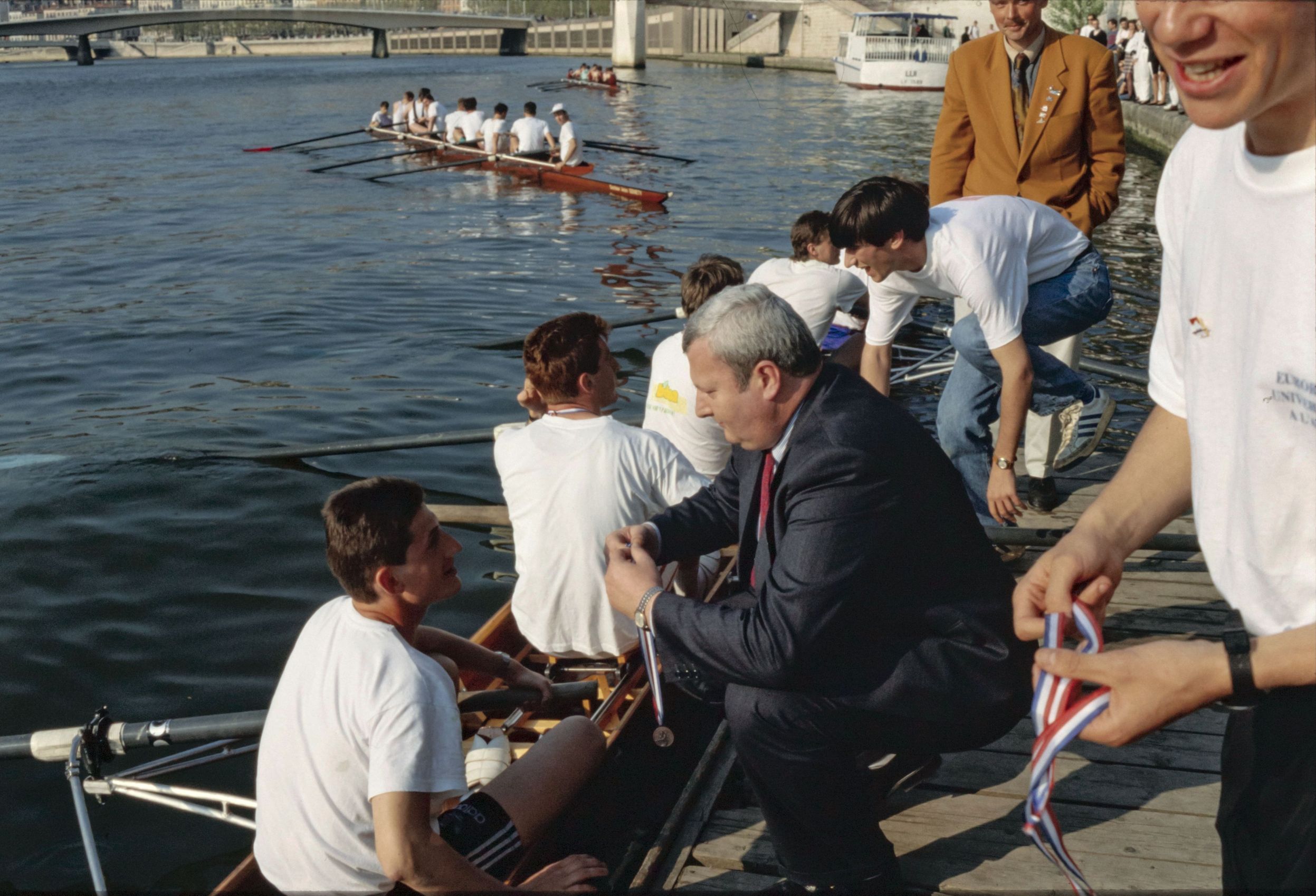 "Eurorégate" - Remise des prix par Jean-Paul Bonnet quai des Célestins : photographie couleur (1991, cote 1518WP/973)