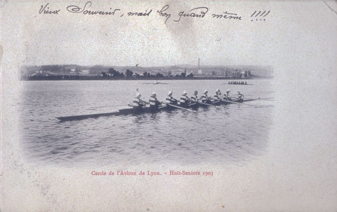 Cercle de l'aviron de Lyon - Huit-Seniors 1903 : carte postale NB (vers 1903, cote 4FI_3850)