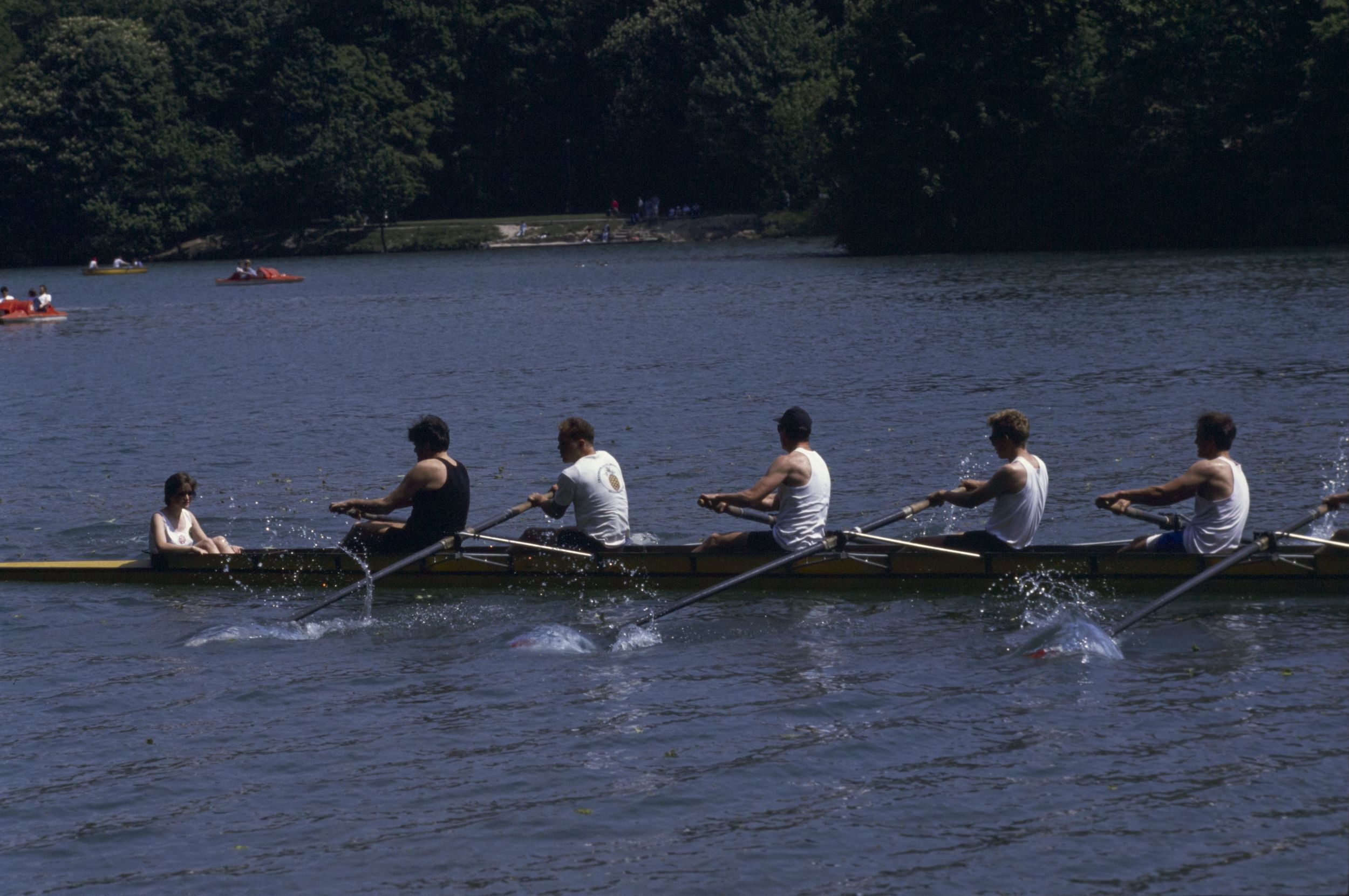 Aviron - Compétition européenne d'aviron "Eurorégates" en présence de Michel Noir : photographie couleur (1989, cote 1518WP/389)