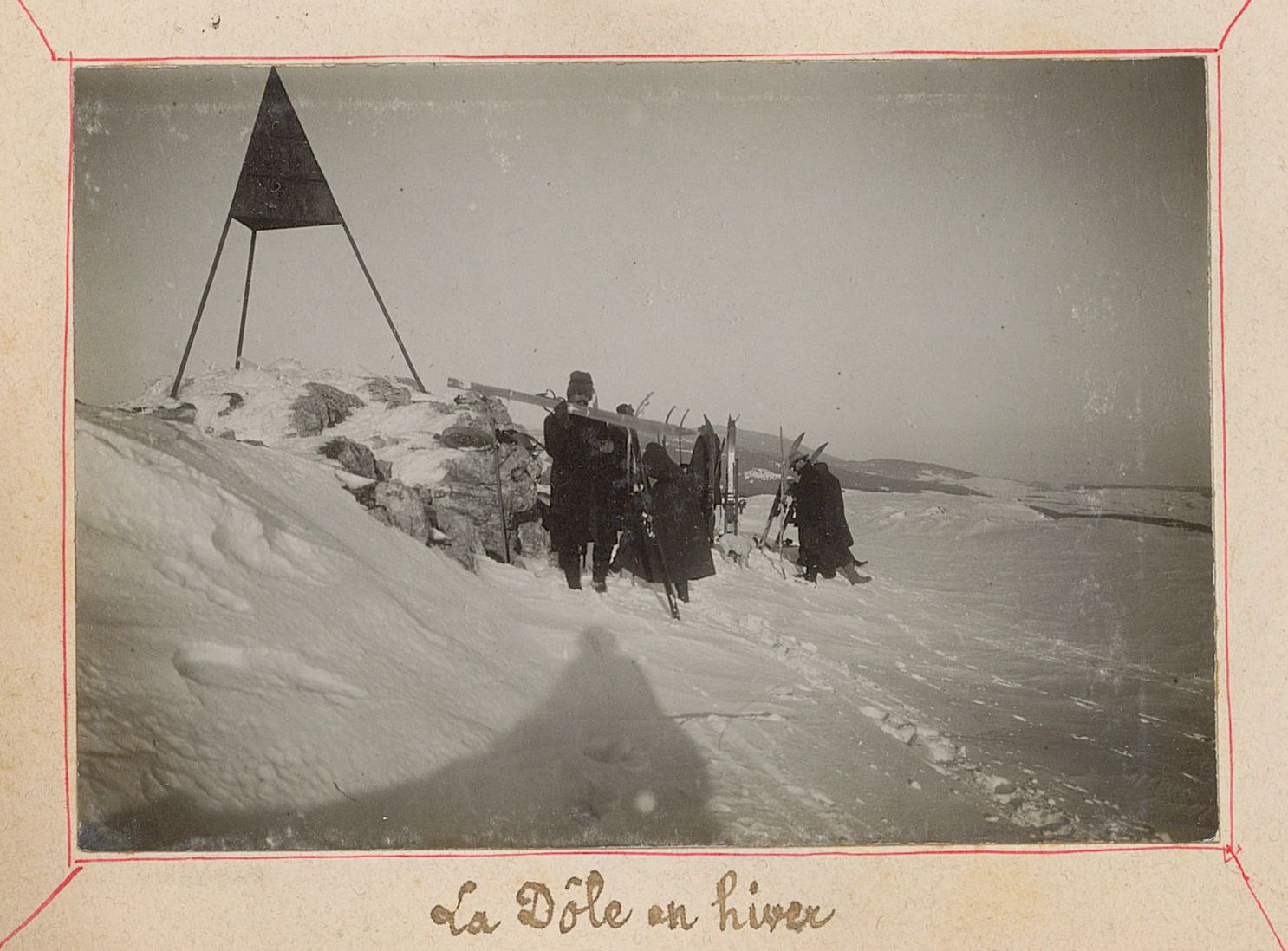 La Dôle en hiver : tirage papier NB (1896-1900, cote 2PH/341, détail)