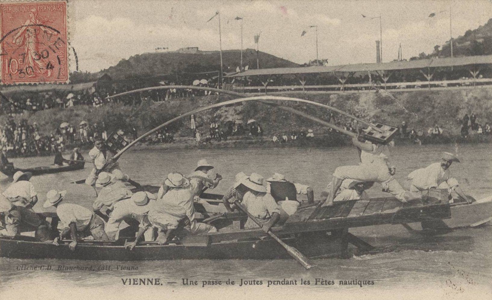 Givors (Rhône) - Les joutes : carte postale NB (vers 1910, cote 4FI_3815)