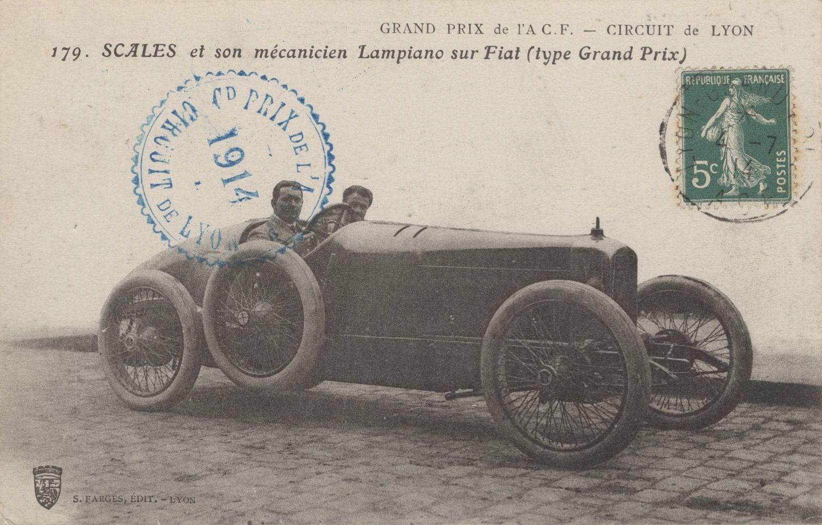 Grand prix de l'A.C.F. - Circuit de Lyon. Scales et son mécanicien Lampiano sur Fiat (type Grand prix) : carte postale NB (1914, cote 4FI_4368)