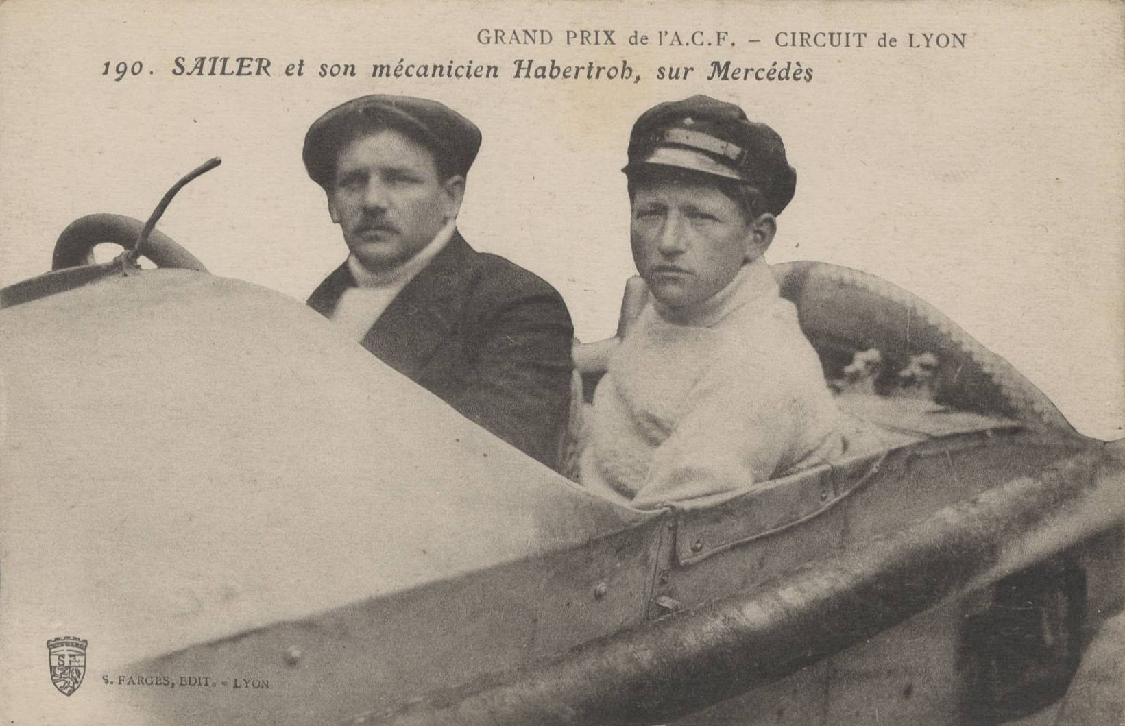 Grand prix de l'A.C.F. - Circuit de Lyon. Sailer et son mécanicien Habertrob, sur Mercédès : carte postale NB (1914, cote 4FI_4375)