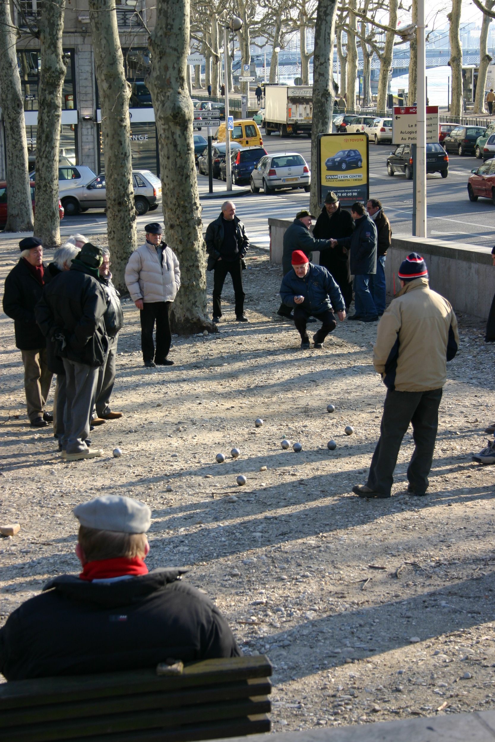 Jeu de boules : photographie couleur, crédit Jean-Paul Tabey (2005, cote 80PH/12/48, reproduction commerciale interdite)