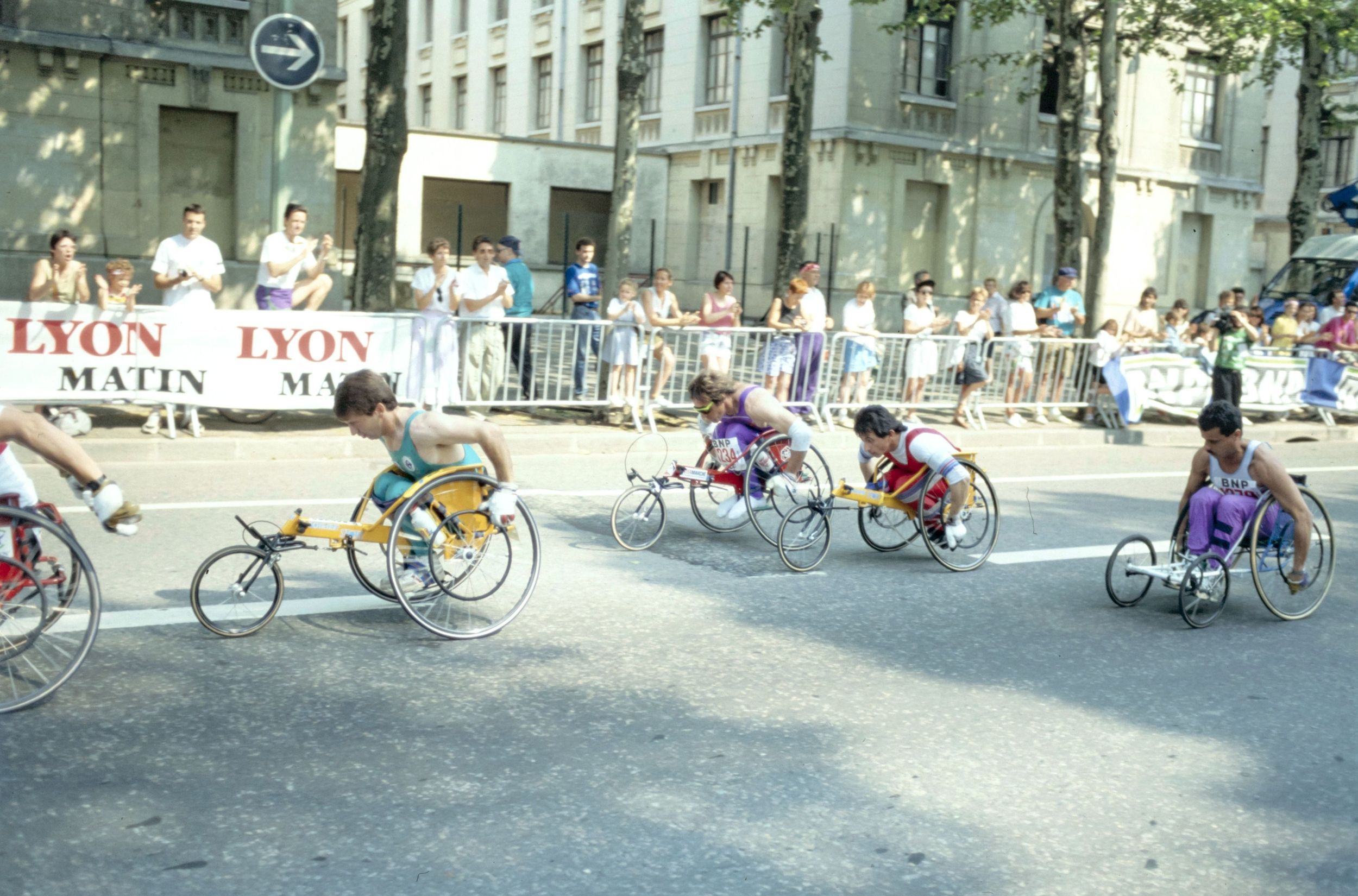 Départ du Marathon de Lyon le 17 juin 1992 : photographie couleur (1992, cote 1518WP/2001)