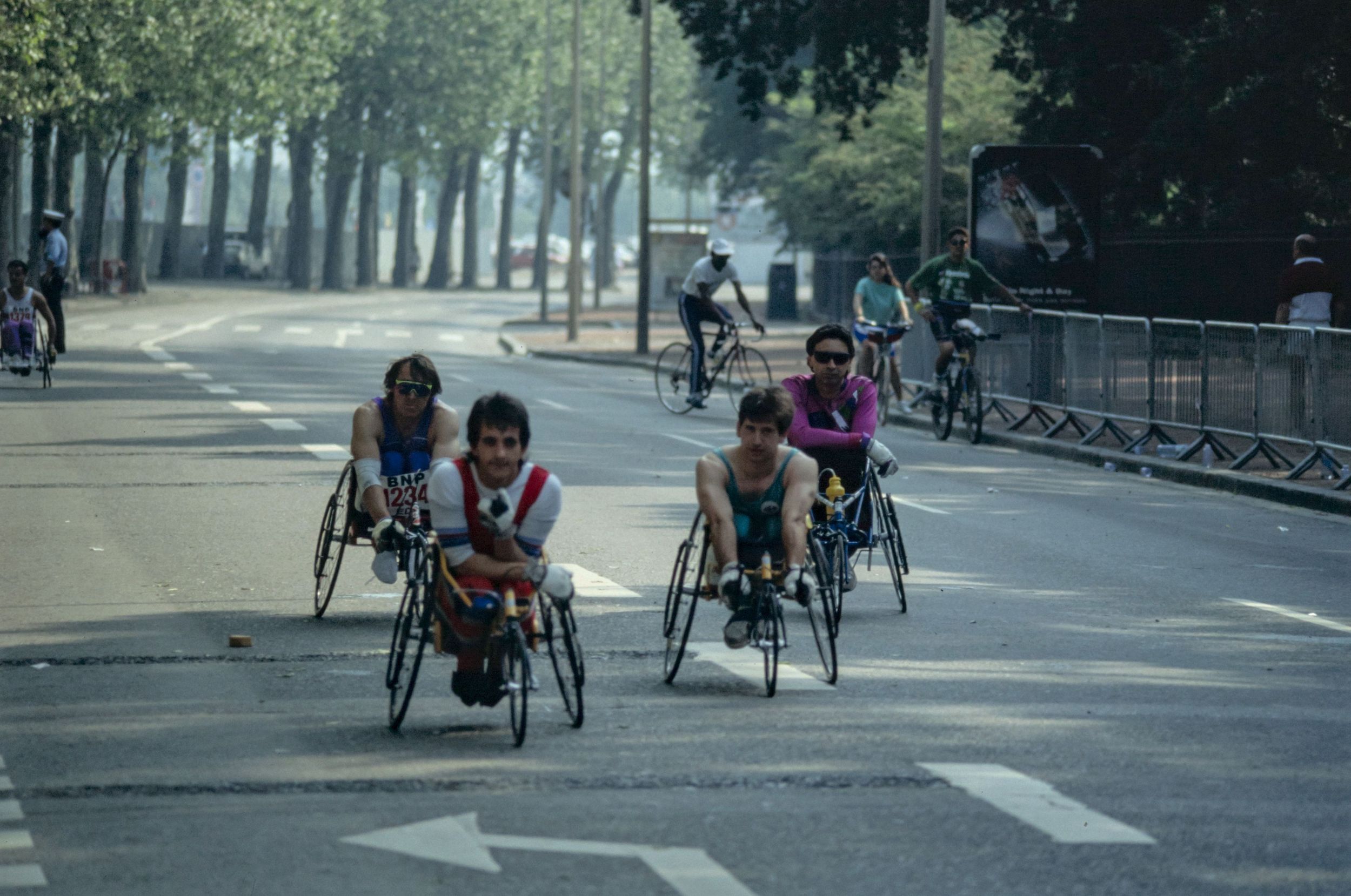 Départ du Marathon de Lyon le 17 juin 1992 : photographie couleur (1992, cote 1518WP/2001)