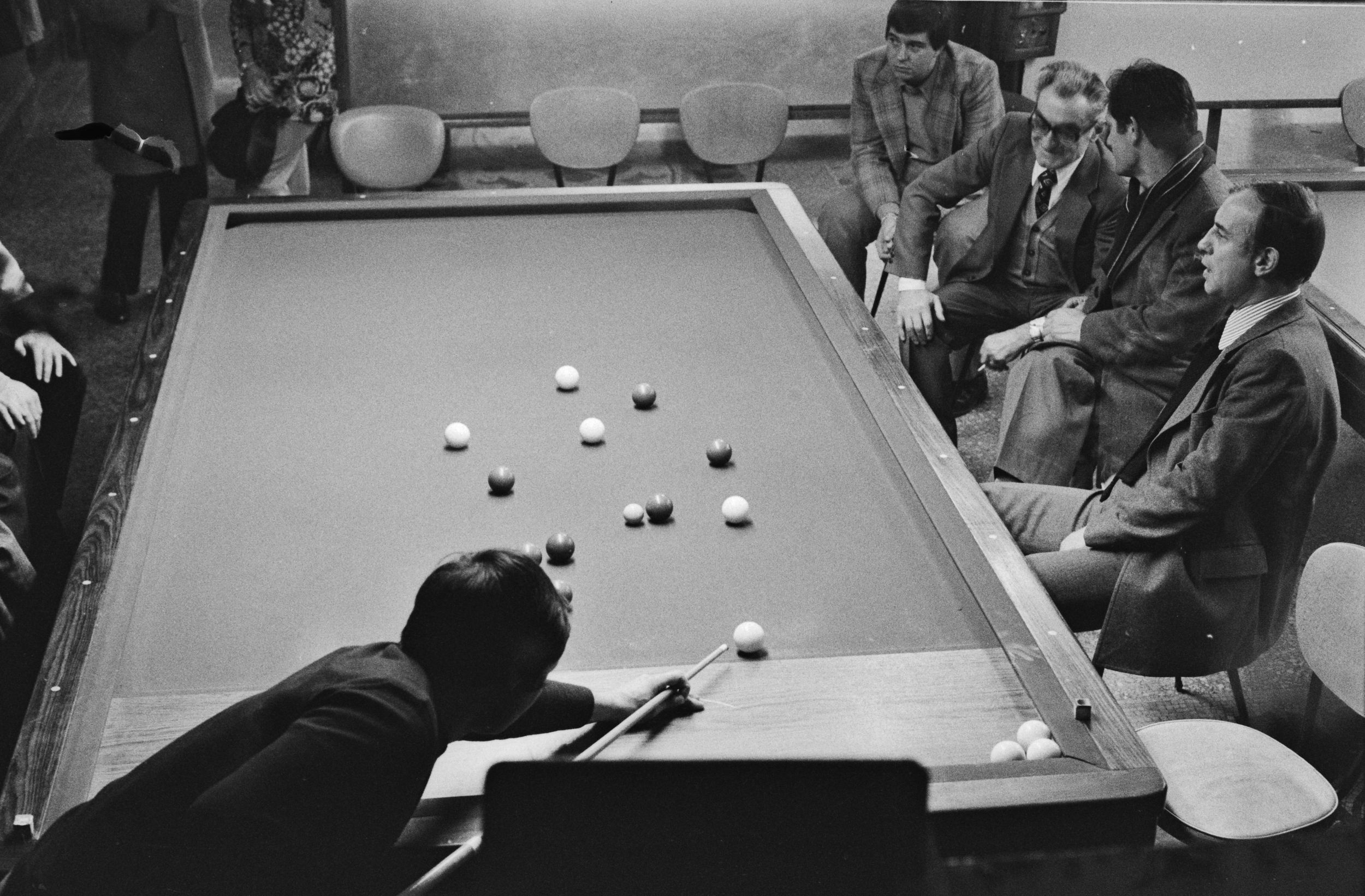 Joueurs de billard français : photographie NB, cliché Bruno Paccard (vers 1970, cote 123PH/1/92, copie à usage privé)