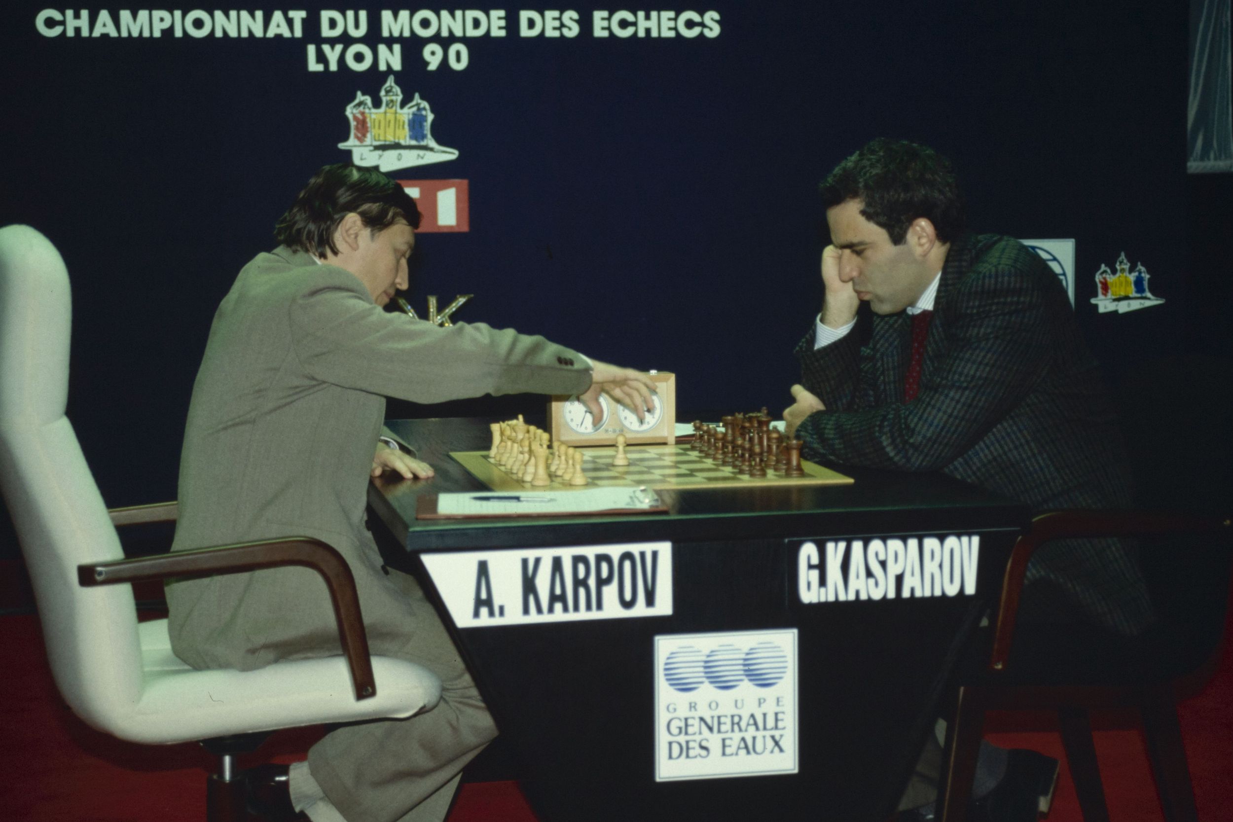 Jeu d'échecs - Finale du championnat du monde entre Anatoly Karpov et Garry Kasparov au Palais des Congrès, crédit J.-M. Massin (1990, cote 1508W/56)