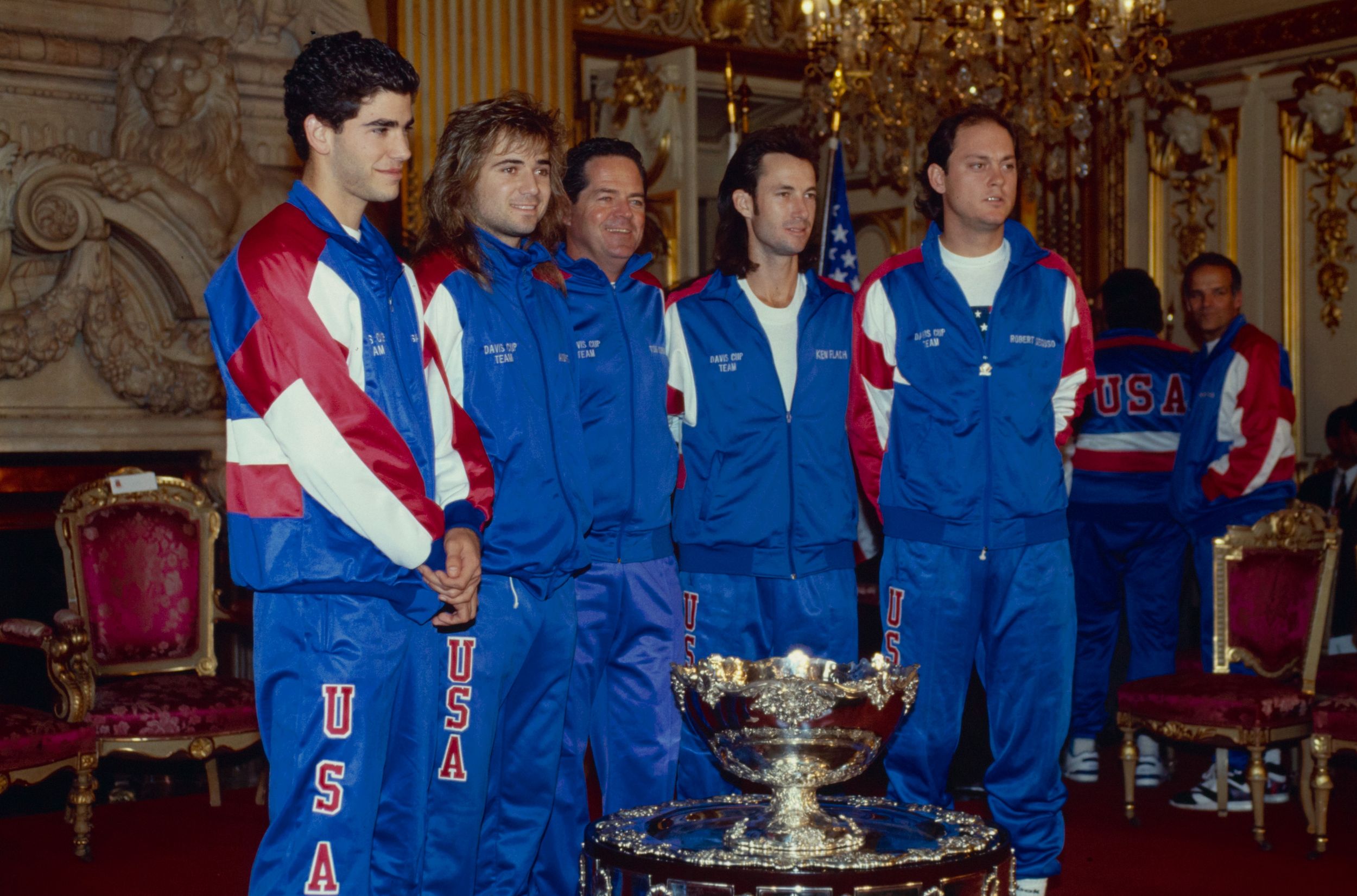 Équipe des États-Unis avec Pete Sampras et André Agassi, tirage au sort lors de la finale de la coupe Davis : diapo. couleur, crédit JM Massin (1991, cote 1508W/60)