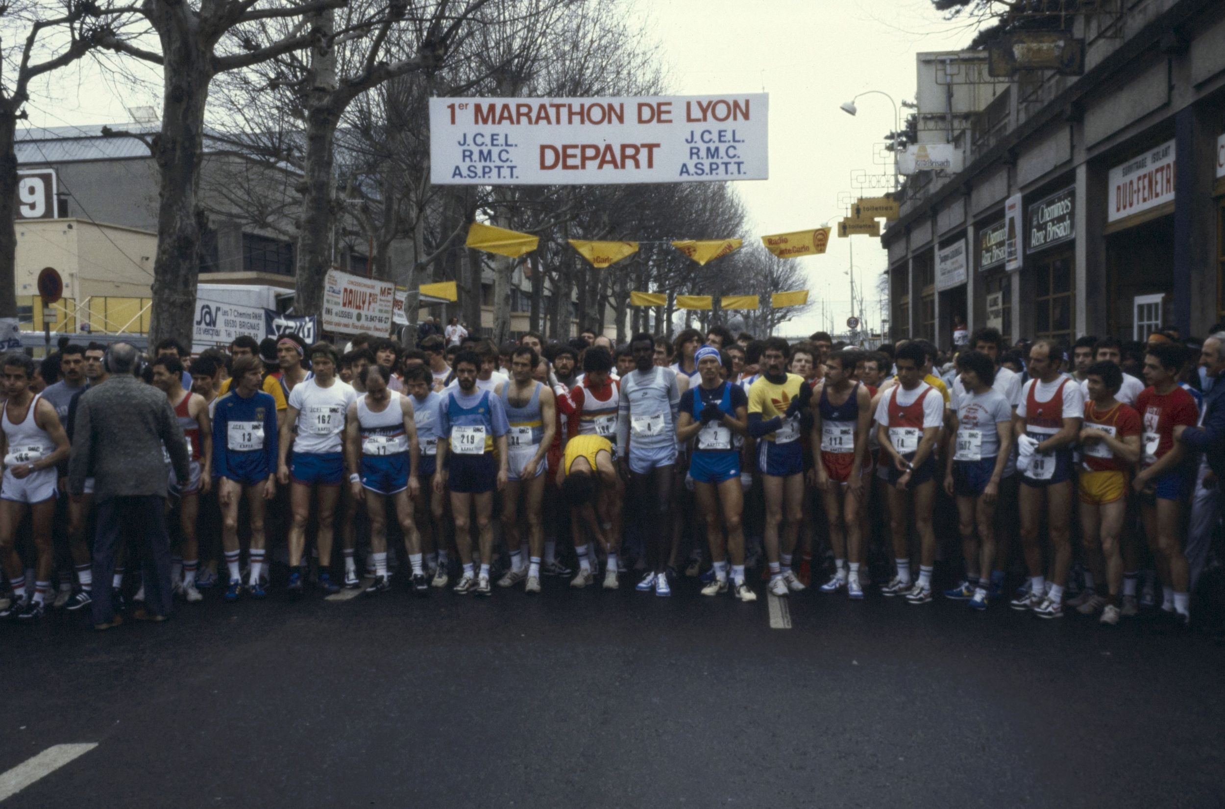 Départ du premier marathon de Lyon : photographie couleur (1983, cote 1518WP/182)