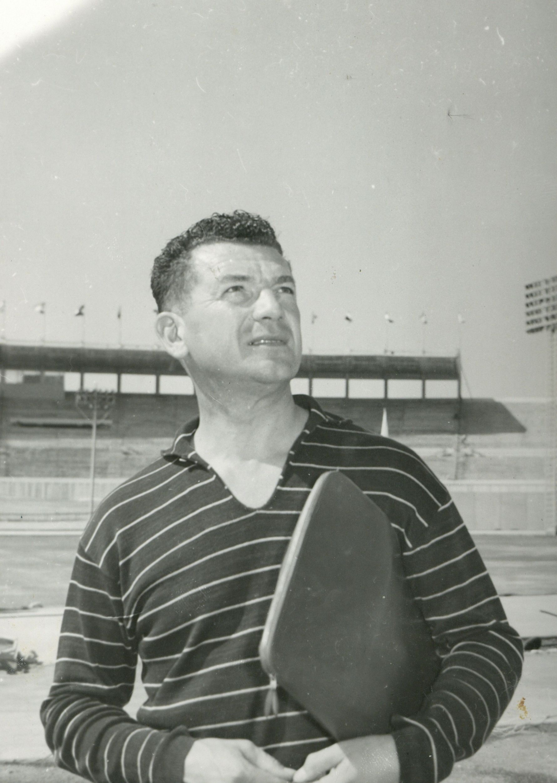 Tony Bertrand lors des IIIe Jeux méditerranéens de Beyrouth : tirage photo. NB (1959, cote 362II/12)